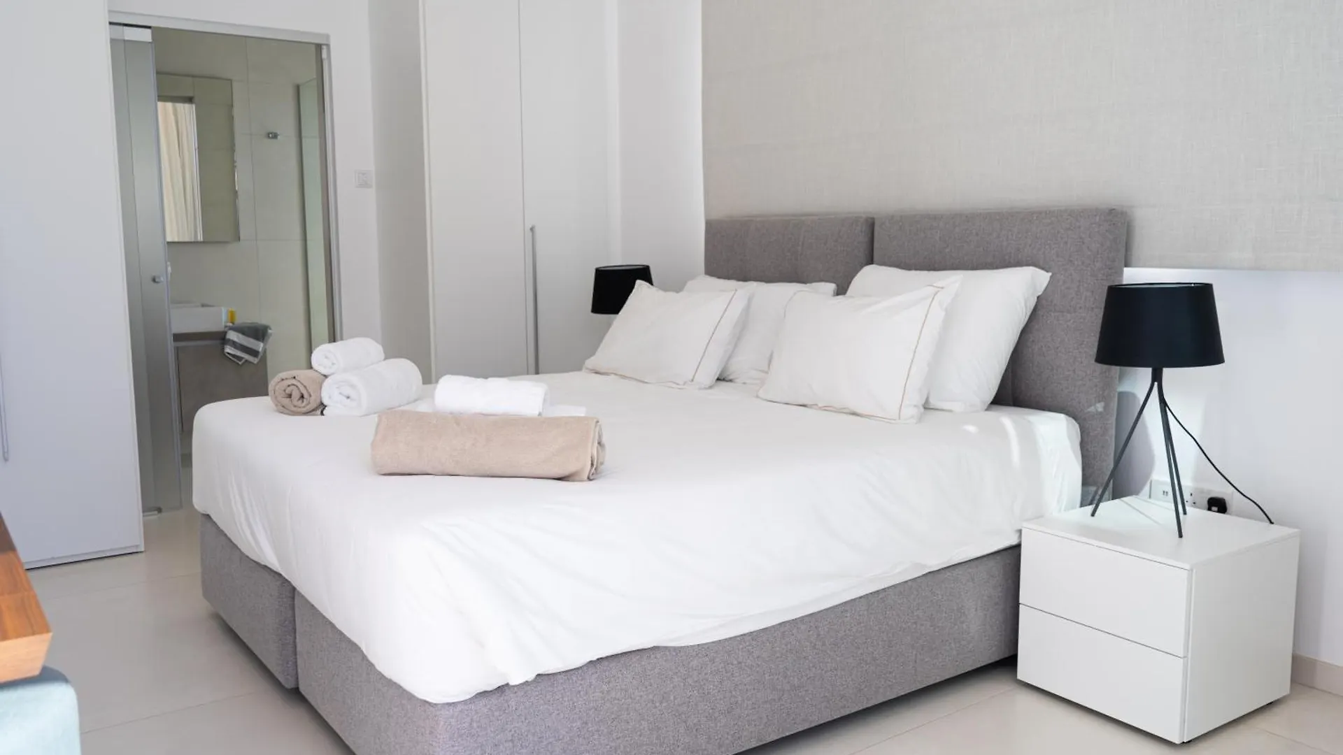 Vivo Mare Beachfornt Villas - Azure Ayia Napa