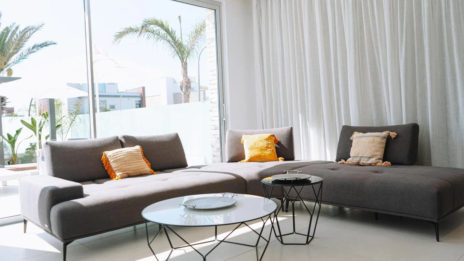 Vivo Mare Beachfornt Villas - Azure 圣纳帕