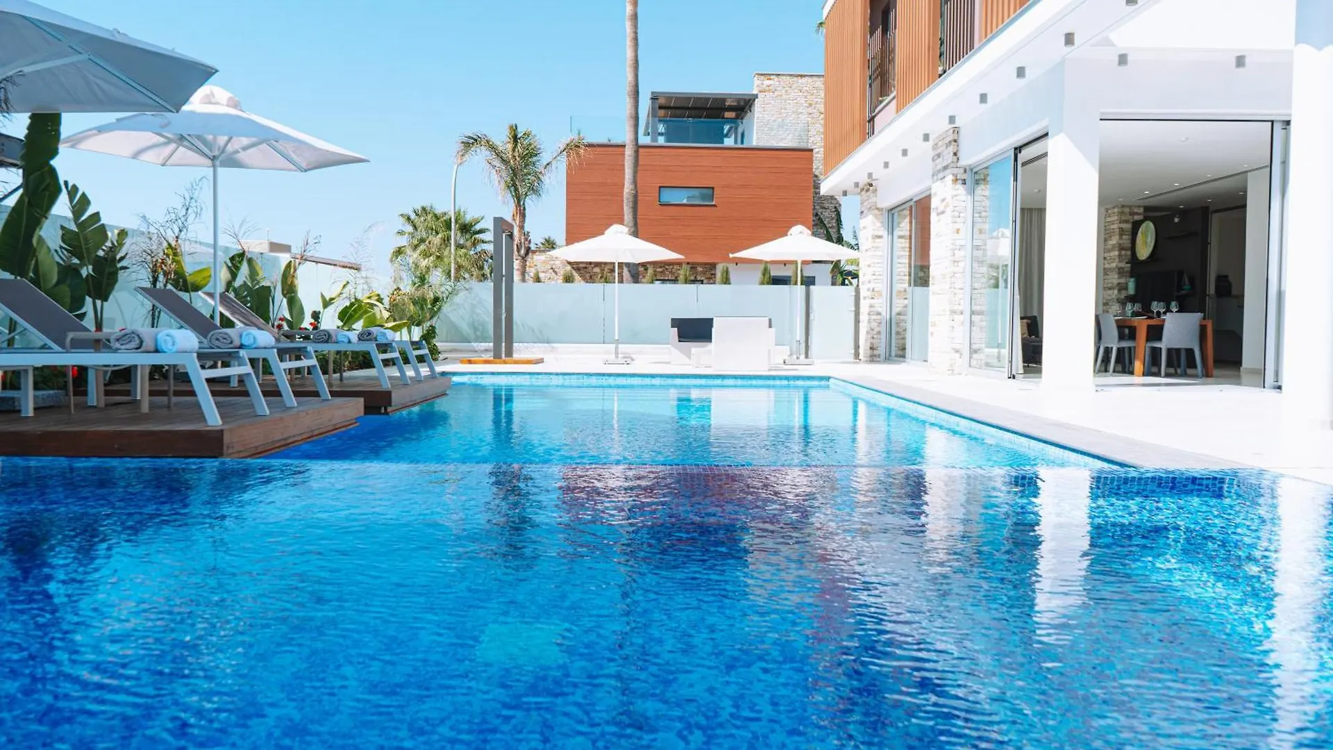 Vivo Mare Beachfornt Villas - Azure 圣纳帕